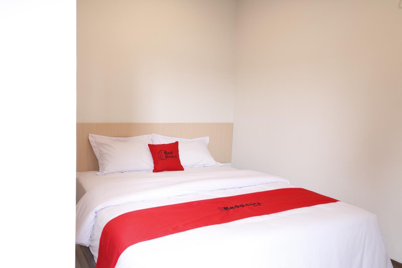 Reddoorz Plus Near Mall Pondok Indah Jakarta Exteriör bild